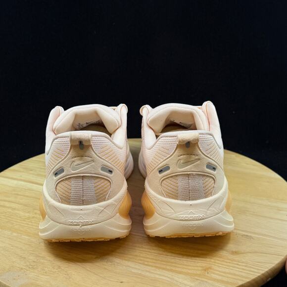 Nike Vomero 18 Guava Ice Orange Chalk Sail HM6804-800 Women Size 9 Sneakers - Picture 6 of 10